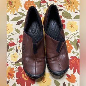 Privo Shoes Womens 7.5 M Slip On Clogs 76001 Brown Leather Wedge‎ Heels Comfort.